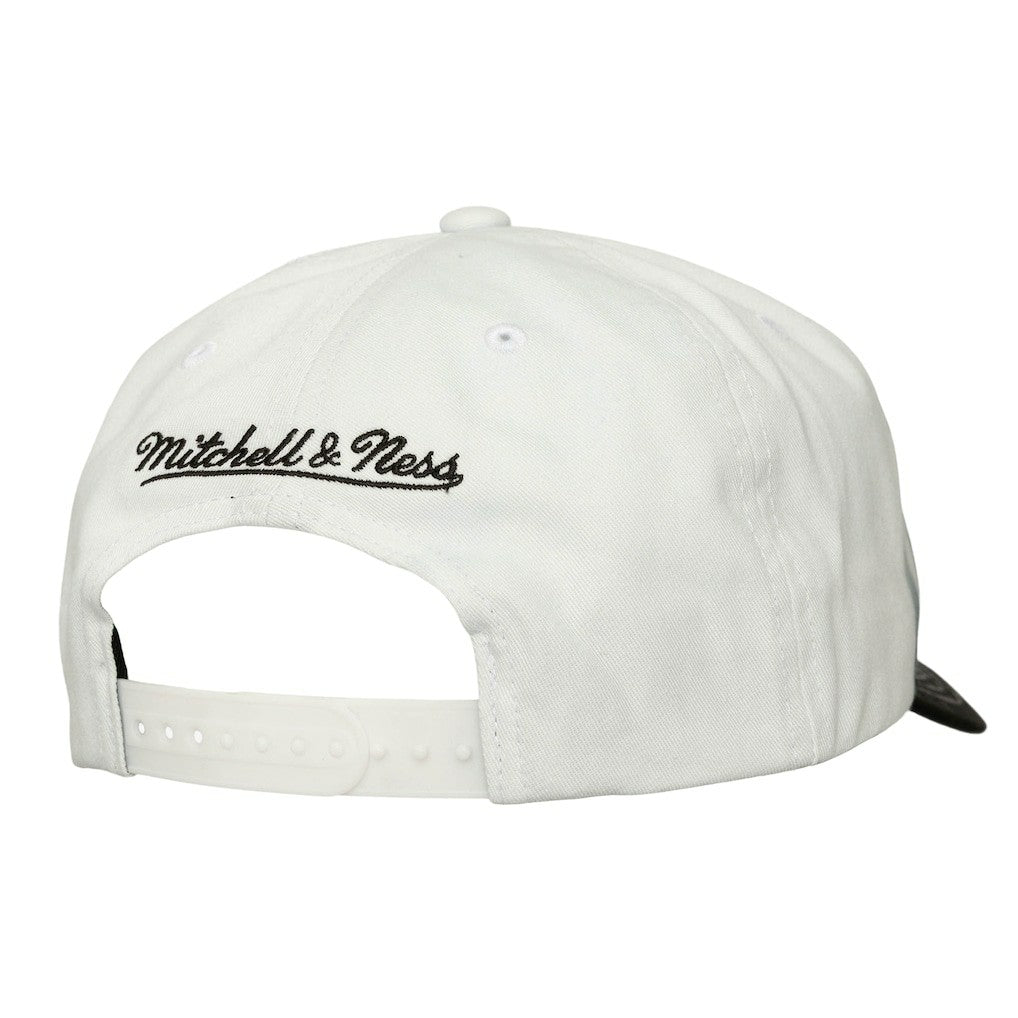 Chicago Bulls Dip Dye Pro Crown Adjustable Hat Black/White | Mitchell & Ness discount