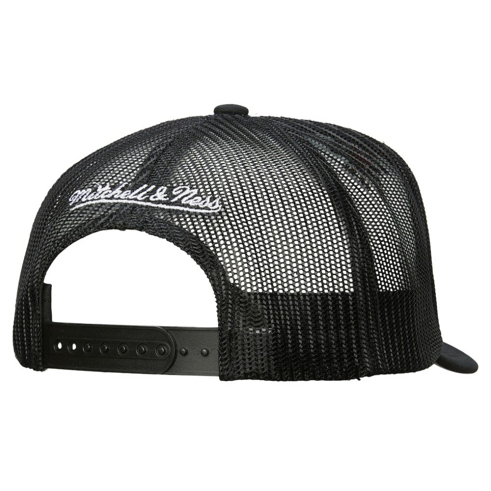 Los Angeles Kings Mitchell & Ness Gridlock Trucker Adjustable Hat - White/Black - NHL 202545050
