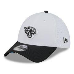 Jacksonville Jaguars New Era 2025 NFL Training Camp 39THIRTY Flex Hat White/Black