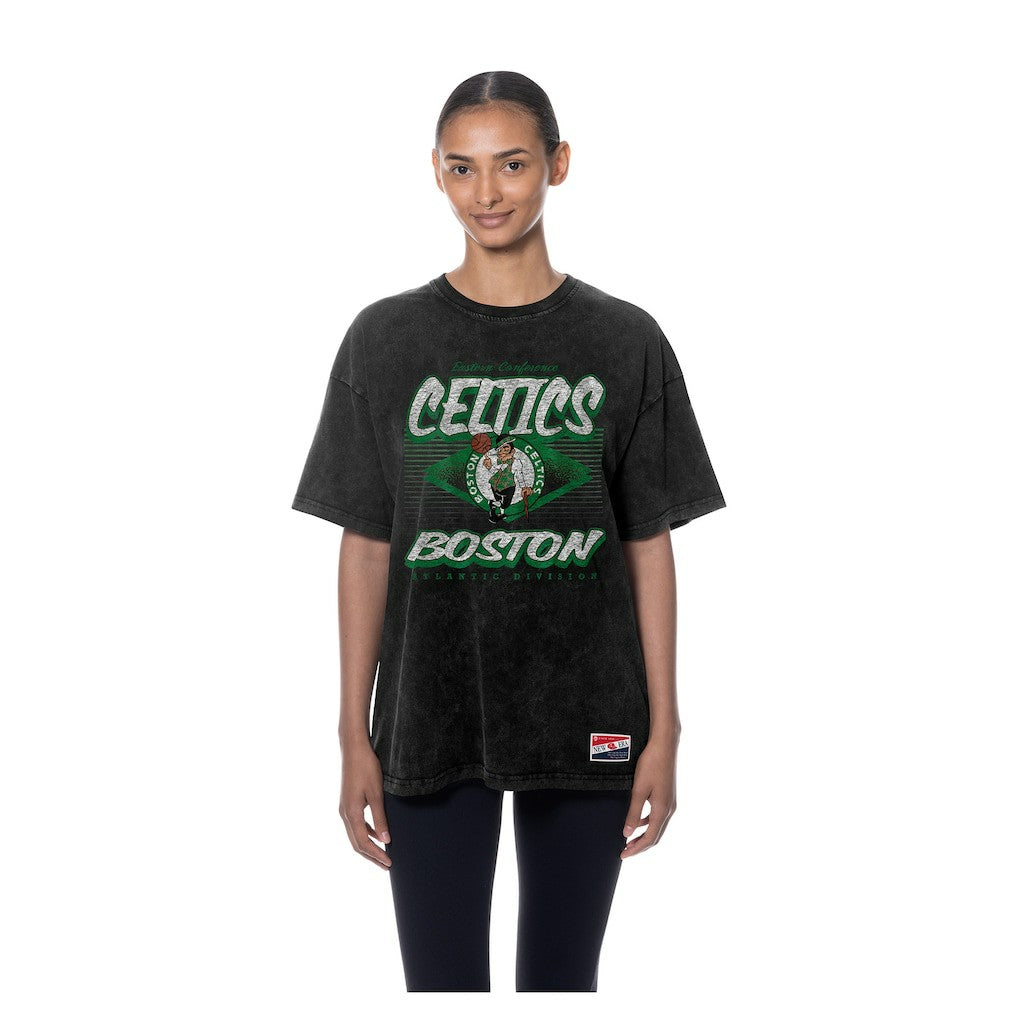Boston Celtics Women's Throwback Mineral Wash Oversized T-Shirt Black | New Era Lifestyle