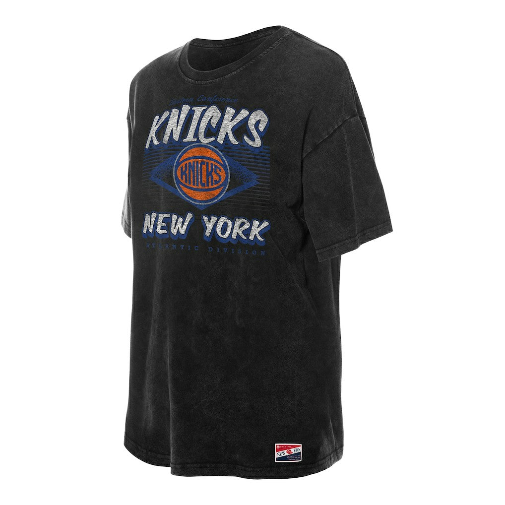 New York Knicks Women's Throwback Mineral Wash Oversized T-Shirt Black | New Era Lifestyle
