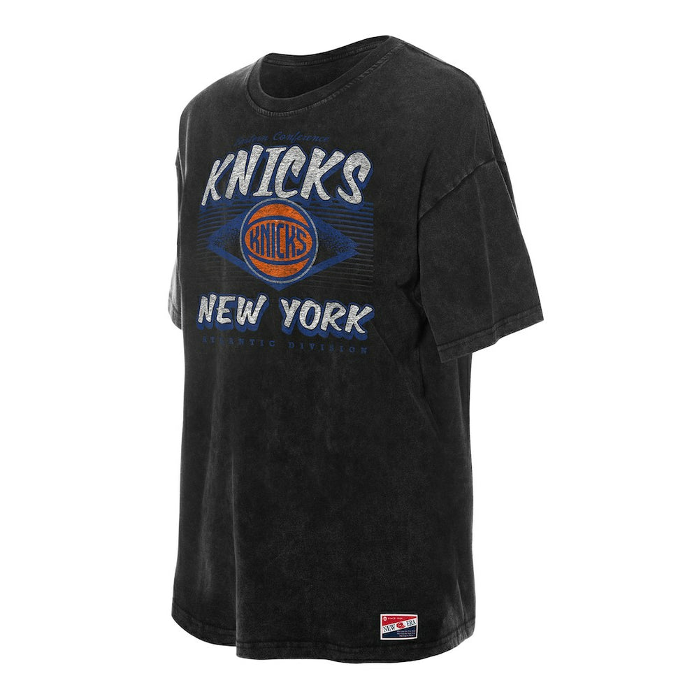 New York Knicks Women's Throwback Mineral Wash Oversized T-Shirt Black | New Era Lifestyle