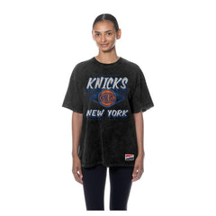 New York Knicks Women's Throwback Mineral Wash Oversized T-Shirt Black | New Era Lifestyle