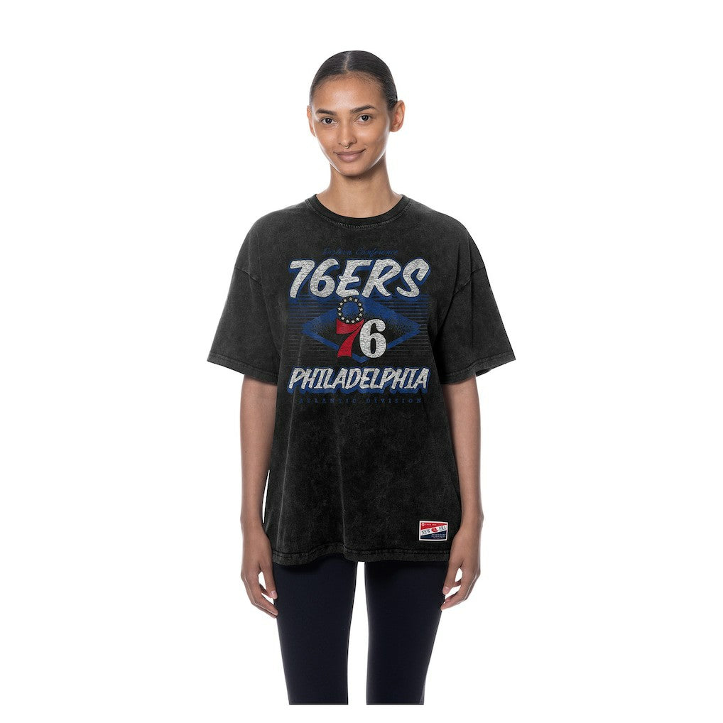 Philadelphia 76ers Women's Throwback Mineral Wash Oversized T-Shirt Black | New Era discount