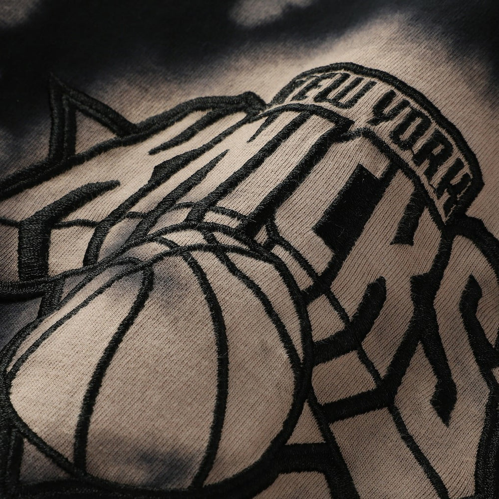 New York Knicks Injection Bleached Out Raw Edge Oversized T-Shirt Black | New Era online