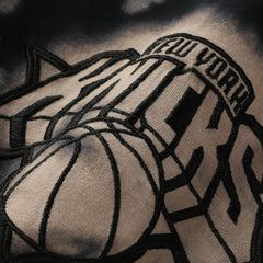 New York Knicks Injection Bleached Out Raw Edge Oversized T-Shirt Black | New Era online