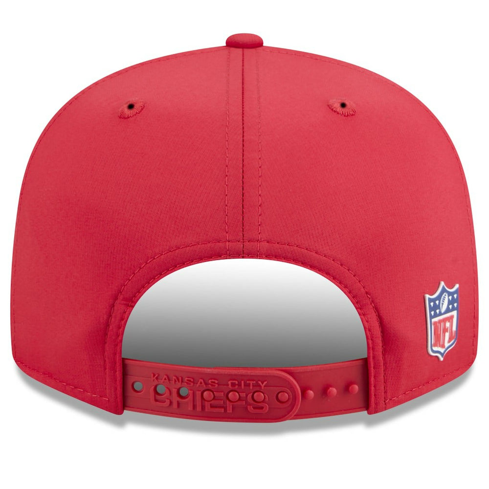 Kansas City Chiefs New Era 2025 Sideline Split Panel 9FIFTY Snapback Hat Red