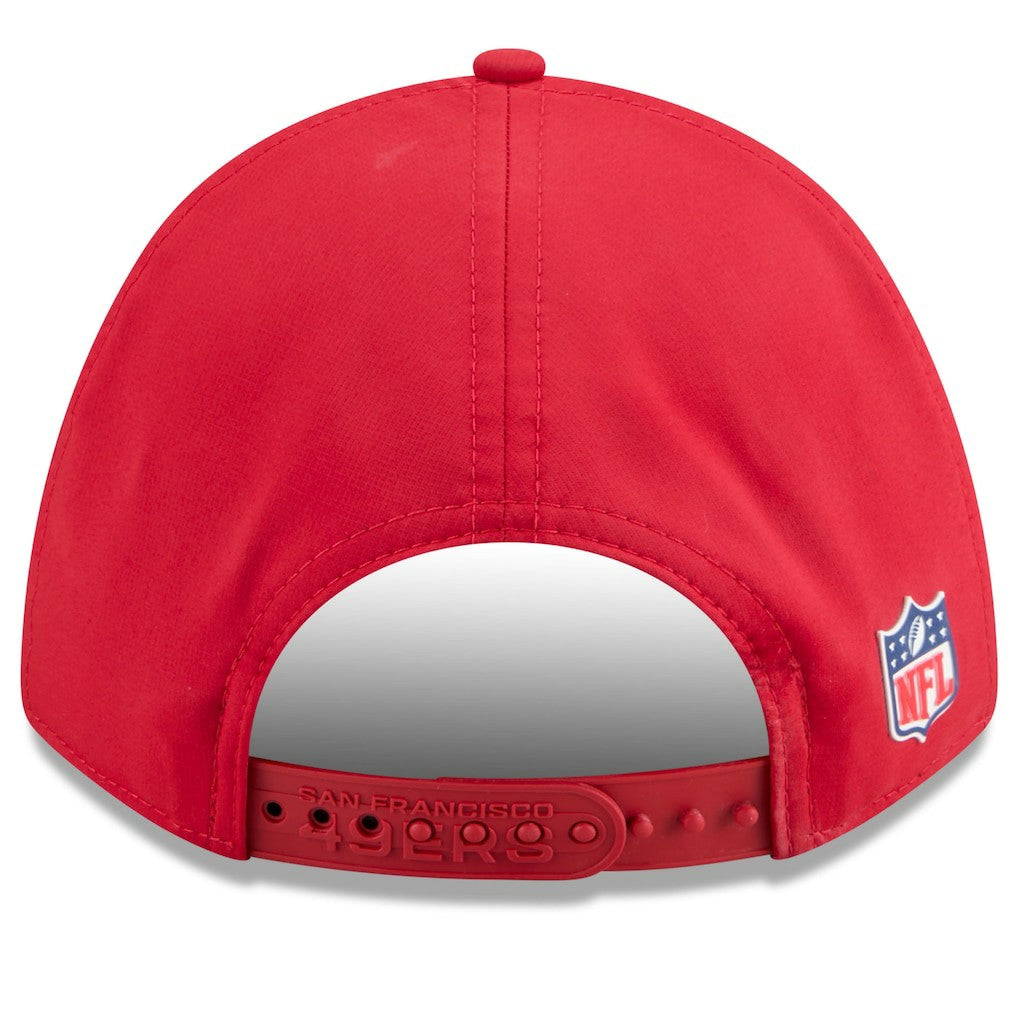 San Francisco 49ers New Era 2025 Sideline M-Crown 9FORTY Adjustable Hat Scarlet