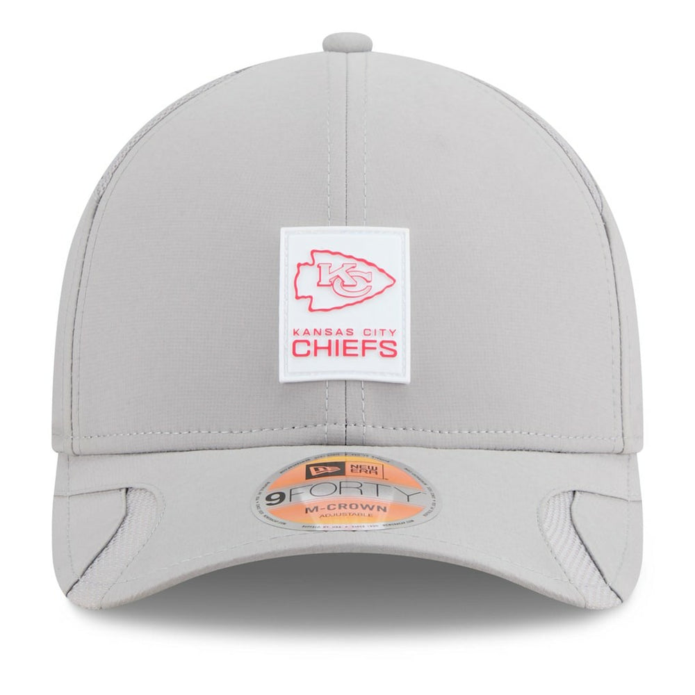 Kansas City Chiefs New Era 2025 Sideline M-Crown 9FORTY Adjustable Hat Gray