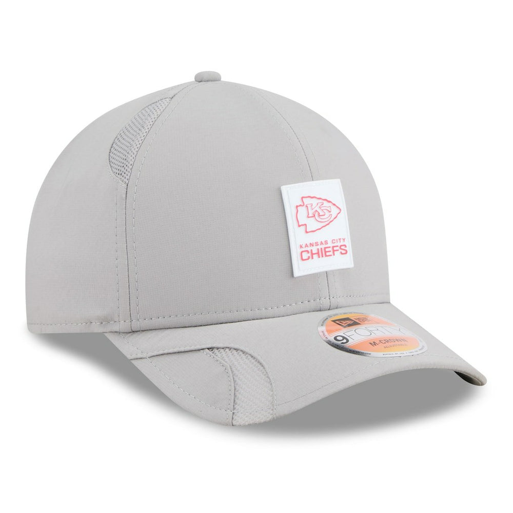 Kansas City Chiefs New Era 2025 Sideline M-Crown 9FORTY Adjustable Hat Gray
