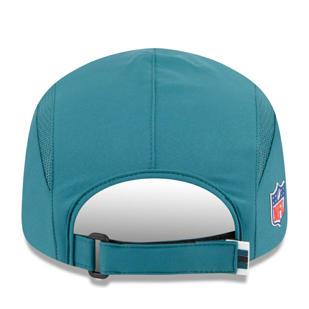 Philadelphia Eagles New Era 2025 Sideline Runner Adjustable Hat Midnight Green