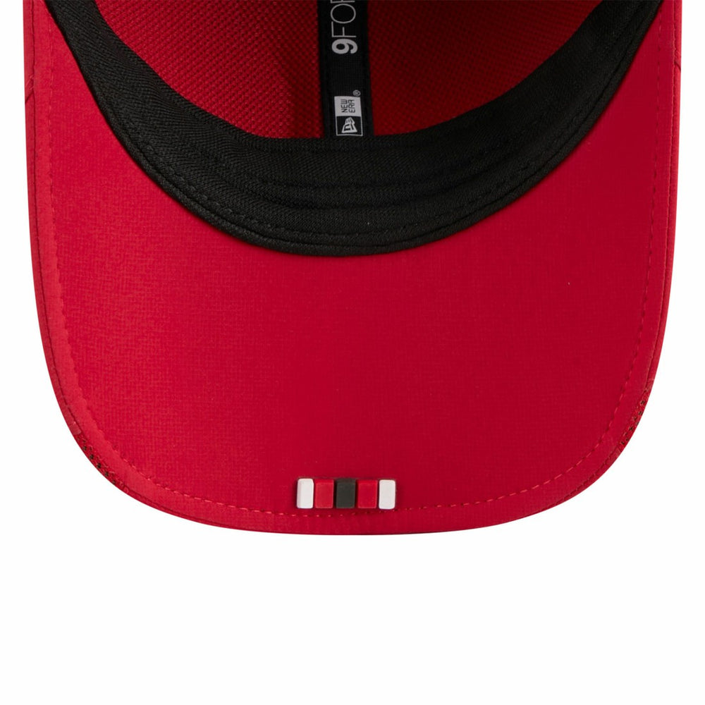 Tampa Bay Buccaneers New Era Youth 2025 Sideline M-Crown 9FORTY Adjustable Hat Red