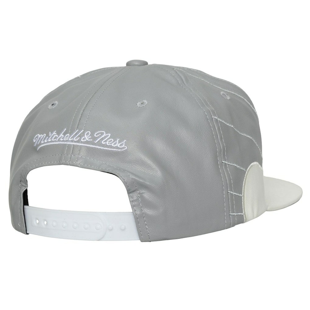 Chicago Bulls Day 12 Two-Tone Faux Leather Snapback Hat Gray/White | Mitchell & Ness Near Me