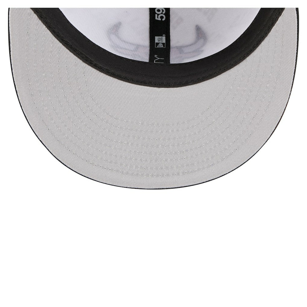 Chicago Bulls Repeat 59Fifty Fitted Hat White/Black | New Era Near Me