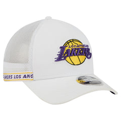 Los Angeles Lakers Featherweight Team Tape 9FORTY M-Crown A-Frame Adjustable Hat White | New Era