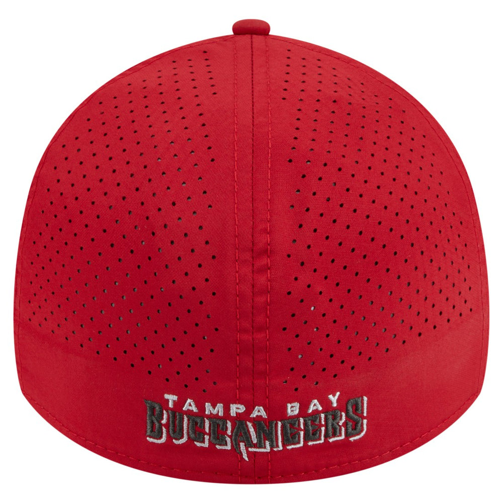 Tampa Bay Buccaneers New Era Perforated 39THIRTY Flex Hat Red