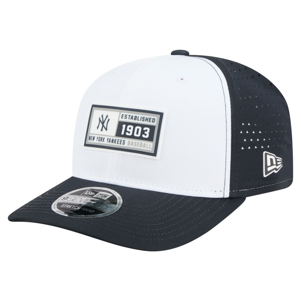 New York Yankees New Era Established Patch 9SEVENTY Adjustable Hat - White/Navy - New Era on Sale
