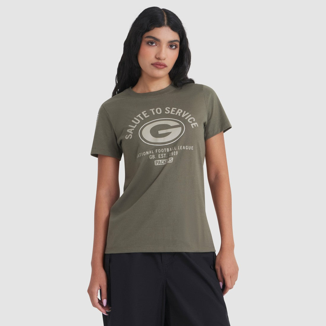 Nike Green Bay Packers Women's 2025 Salute to Service Sideline T-Shirt Olive
