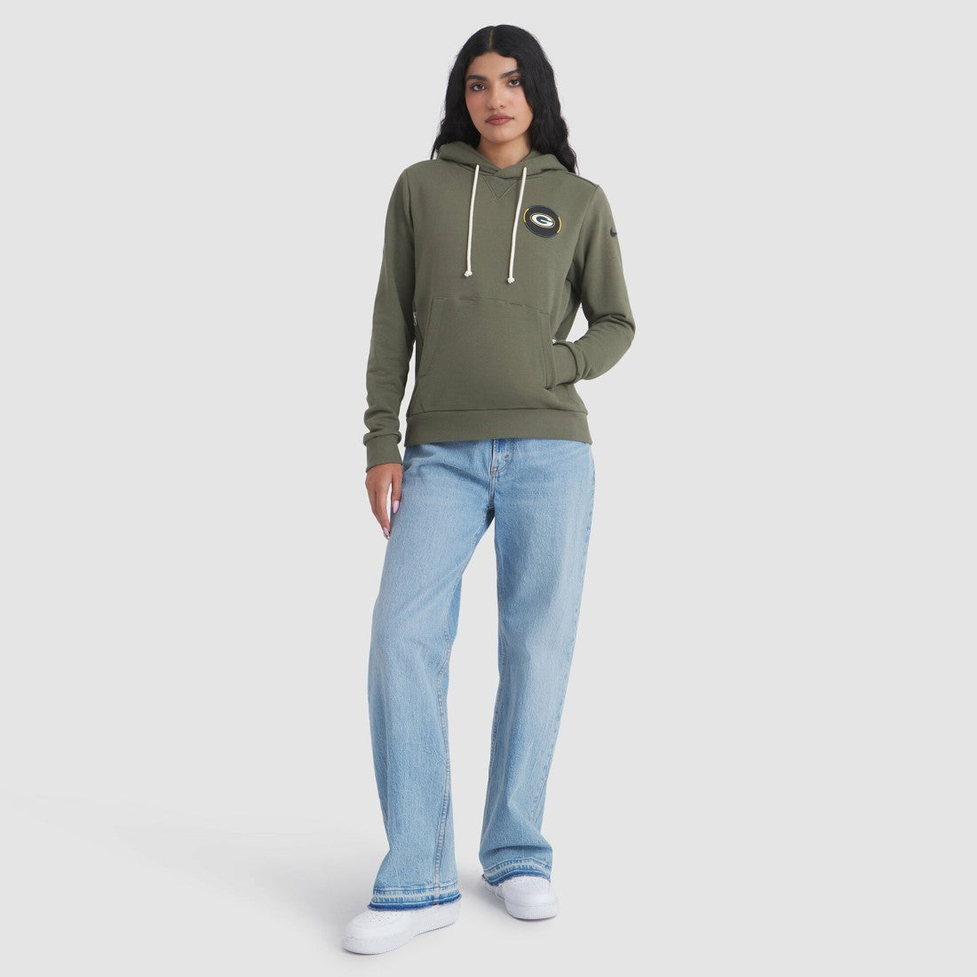 Nike Green Bay Packers Women's 2025 Salute to Service Sideline Standard Issue Dri-FIT Hoodie Olive