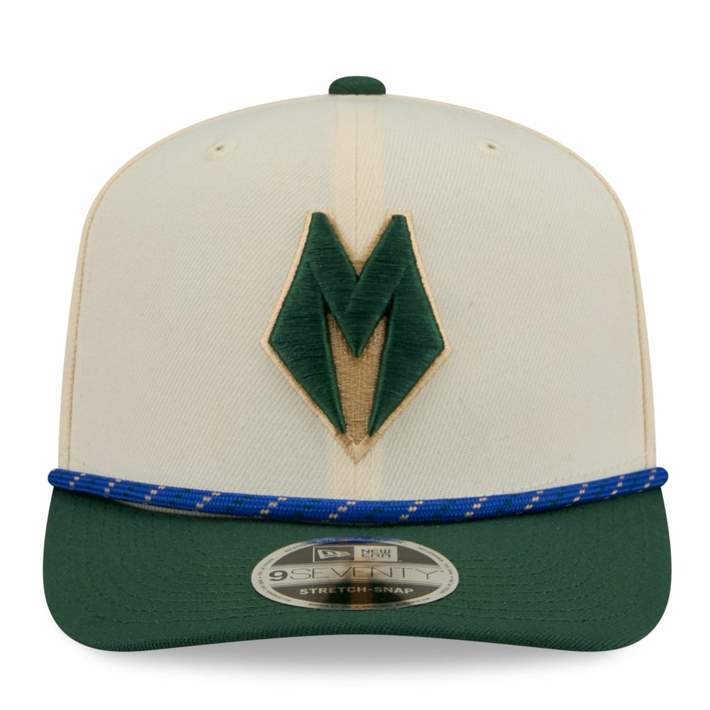 Milwaukee Bucks 2025/26 City Edition 9SEVENTY Adjustable Hat Cream/Hunter Green | New Era US