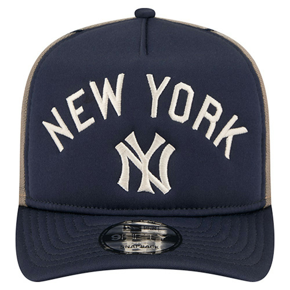 New York Yankees New Era Vintage Arched Foam Front 9FIFTY A-Frame Adjustable Trucker Hat - Navy - New Era Lifestyle
