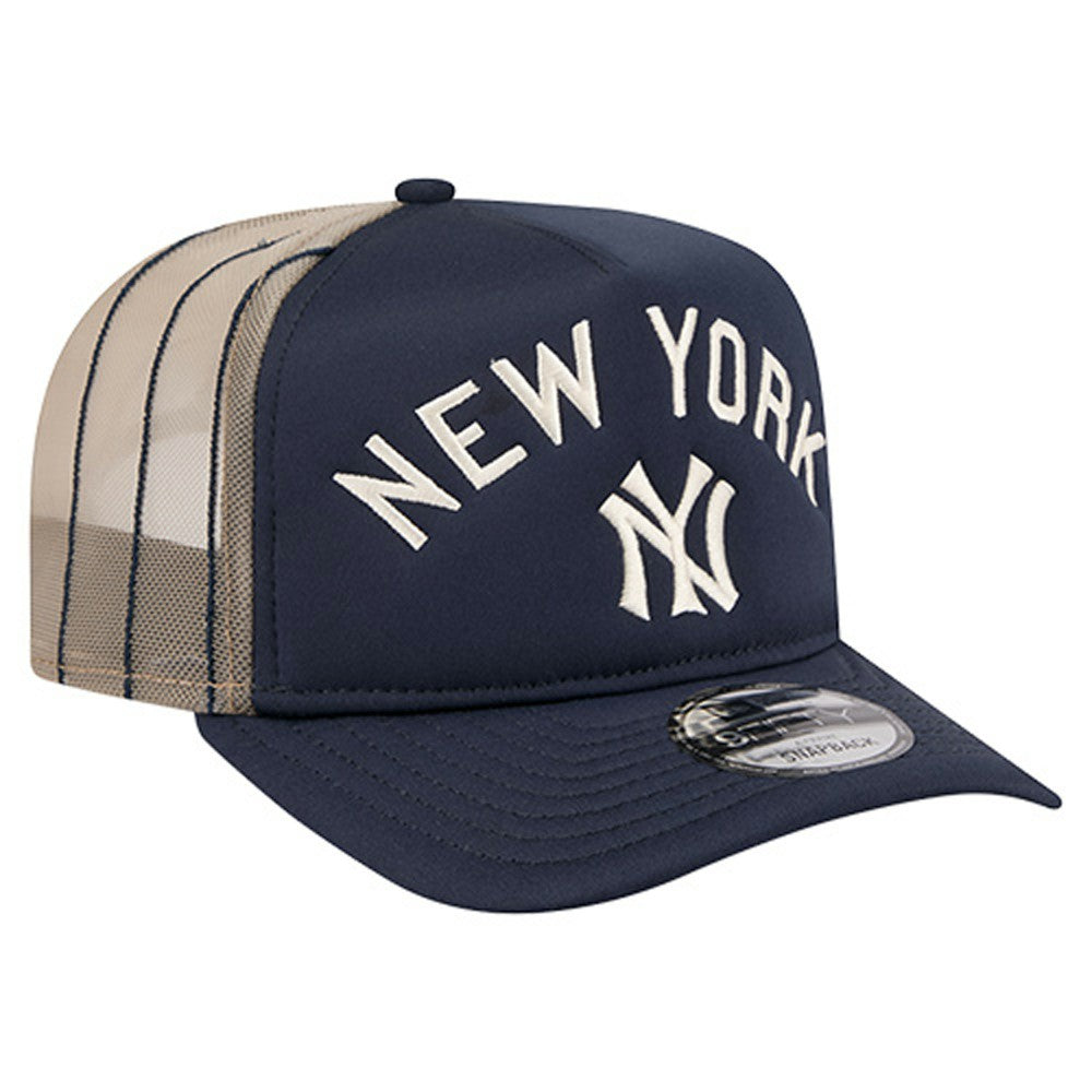New York Yankees New Era Vintage Arched Foam Front 9FIFTY A-Frame Adjustable Trucker Hat - Navy - New Era Lifestyle