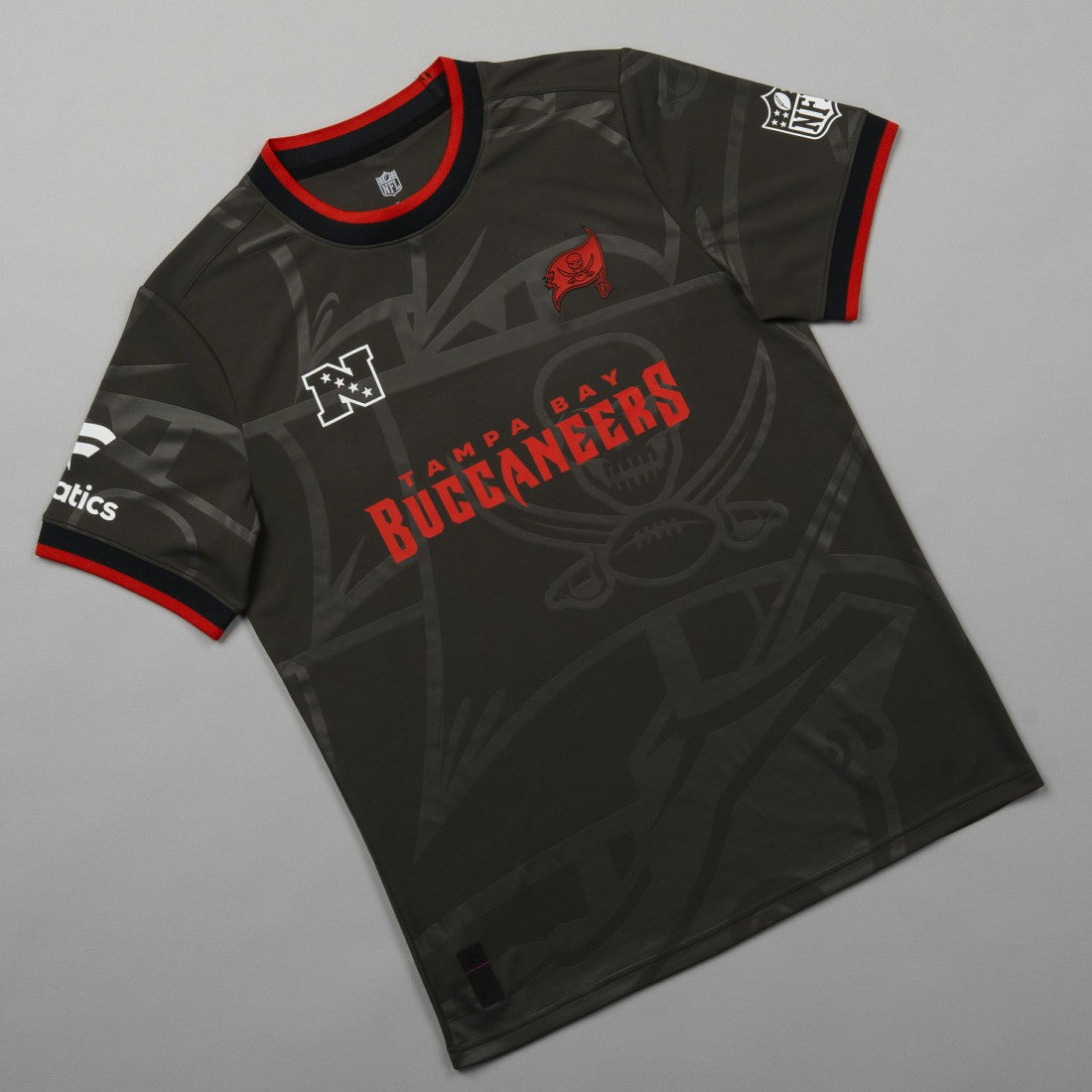 Fanatics Tampa Bay Buccaneers NFL Football x Football Fan Top Pewter