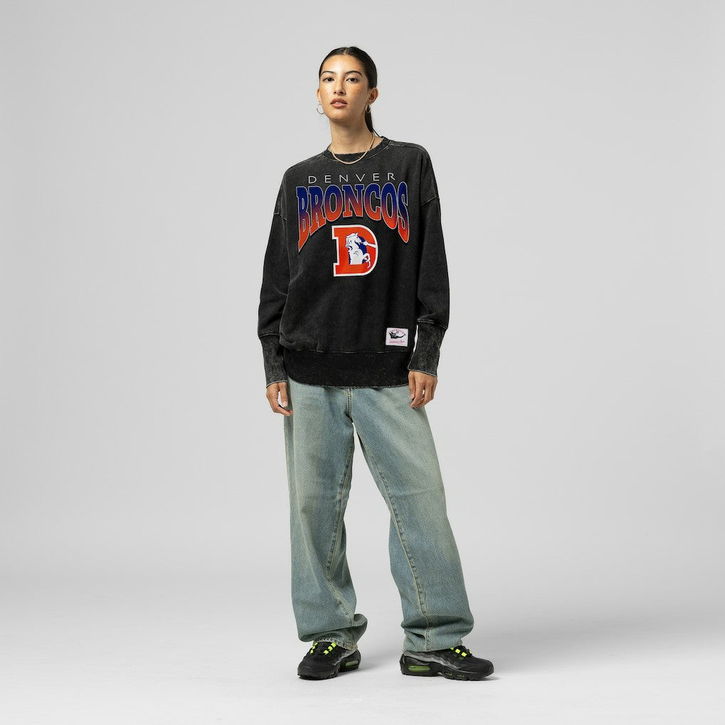 Mitchell & Ness Denver Broncos Women's Delineate Mineral Wash Crewneck Sweatshirt Black