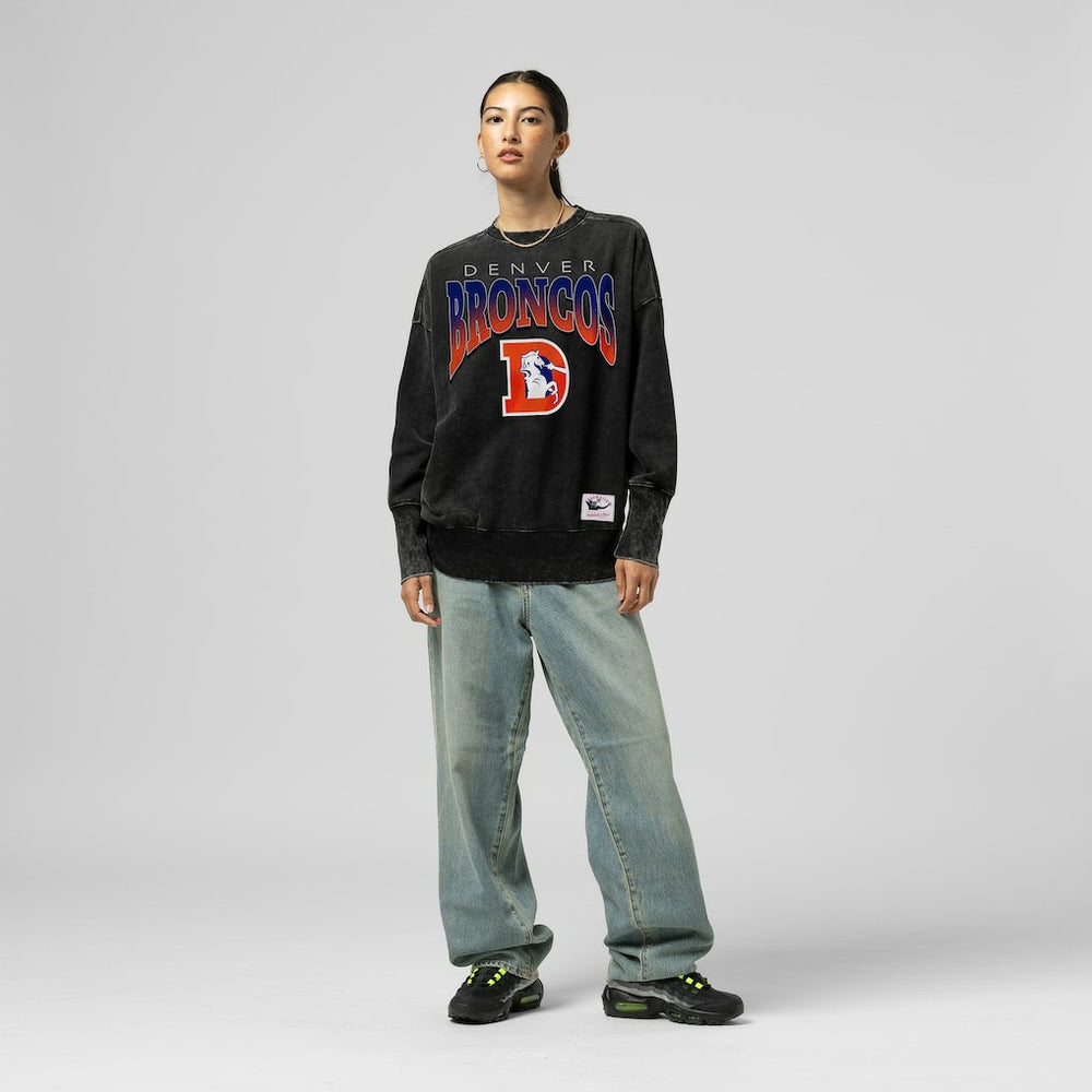 Mitchell & Ness Denver Broncos Women's Delineate Mineral Wash Crewneck Sweatshirt Black
