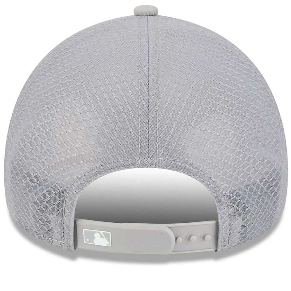 Chicago White Sox New Era 2026 Batting Practice Apex 9FORTY Adjustable Trucker Hat - Gray - New Era Lifestyle