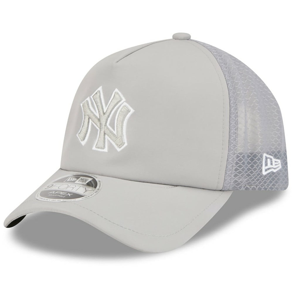 New York Yankees New Era 2026 Batting Practice Apex 9FORTY Adjustable Trucker Hat - Gray - New Era Lifestyle