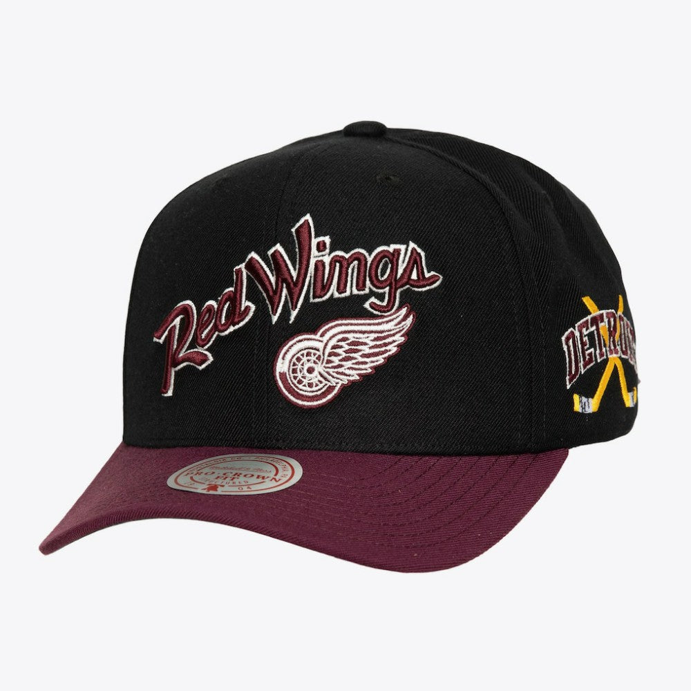 Detroit Red Wings Mitchell & Ness x Just Don Wave Script Pro Strapback Hat - Black/Maroon - NHL 203159322