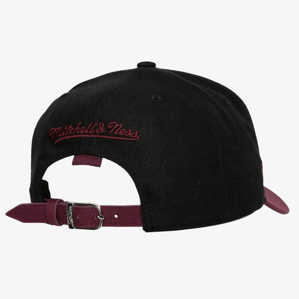 Detroit Red Wings Mitchell & Ness x Just Don Wave Script Pro Strapback Hat - Black/Maroon - NHL 203159322