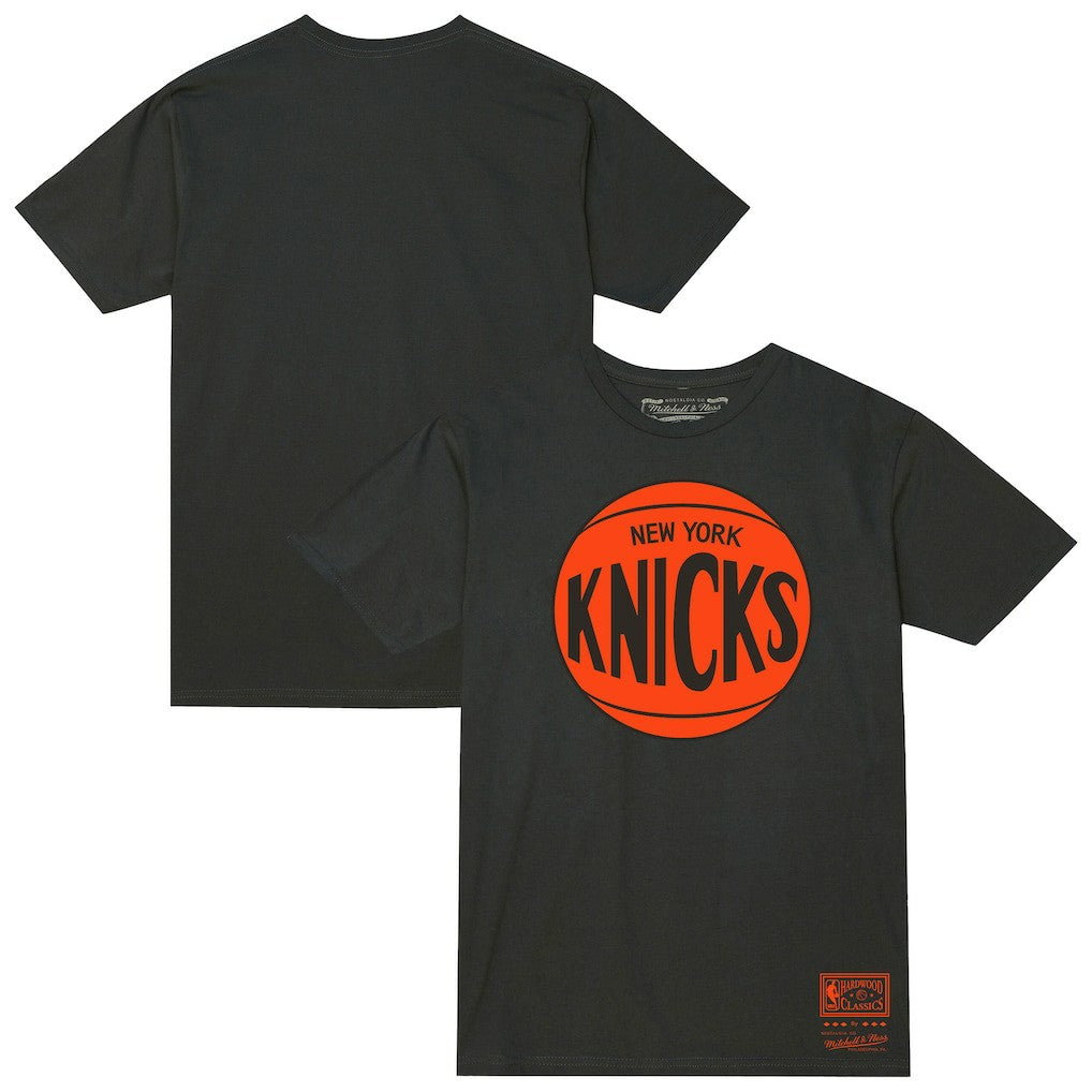 New York Knicks Unisex Hardwood Classics MVP Logo T-Shirt Heather Charcoal | Mitchell & Ness Lifestyle