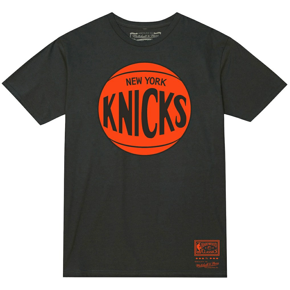New York Knicks Unisex Hardwood Classics MVP Logo T-Shirt Heather Charcoal | Mitchell & Ness Lifestyle
