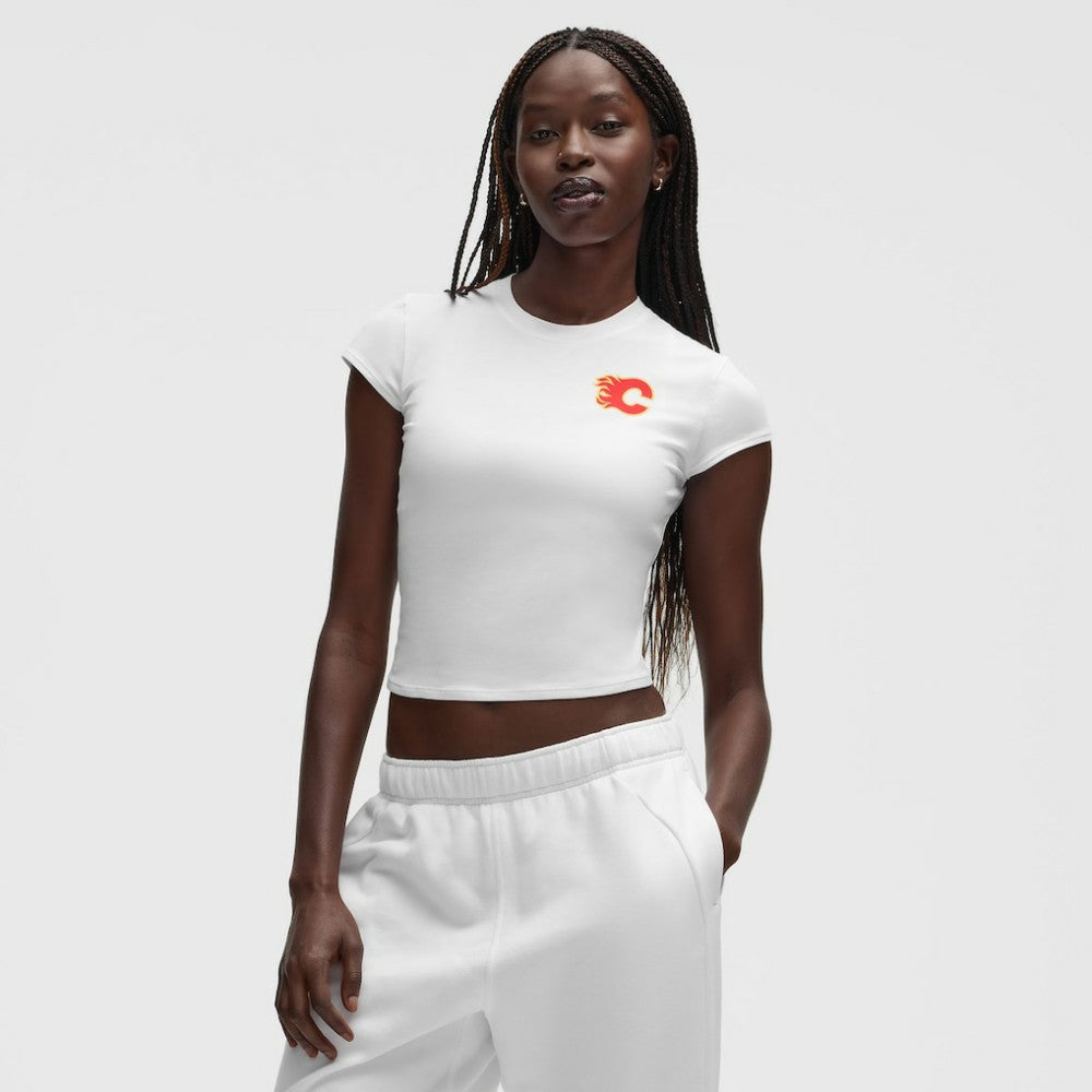 Calgary Flames lululemon Women's Baby T-Shirt - White - NHL 203170018
