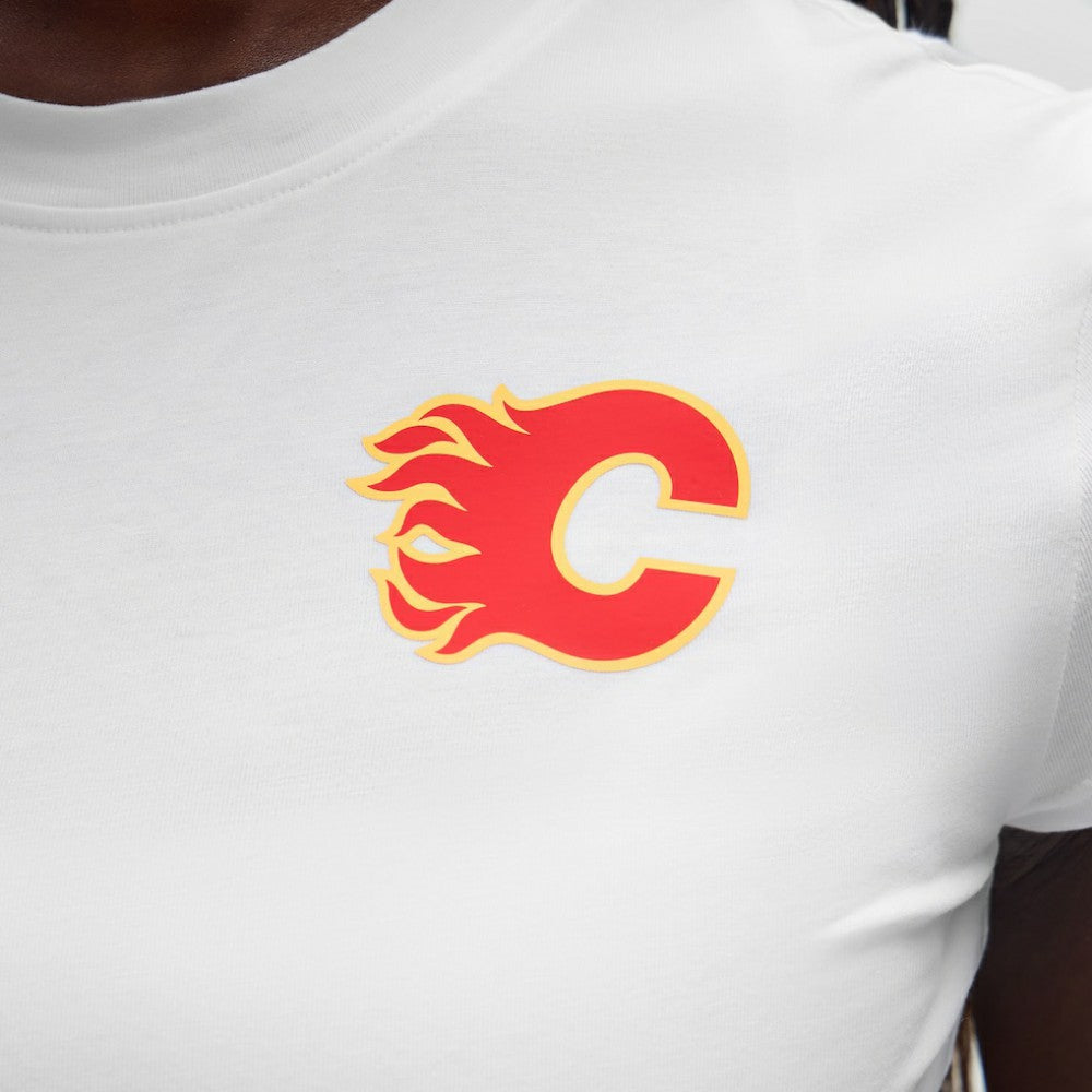 Calgary Flames lululemon Women's Baby T-Shirt - White - NHL 203170018