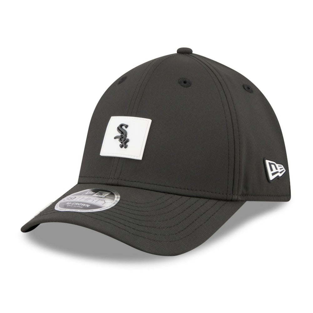 Chicago White Sox New Era 2026 Clubhouse M-Crown 39THIRTY Flex Hat - Black - New Era Lifestyle