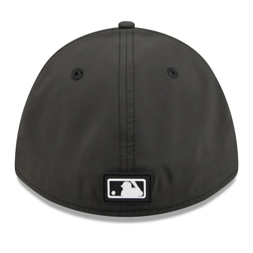 Chicago White Sox New Era 2026 Clubhouse M-Crown 39THIRTY Flex Hat - Black - New Era Lifestyle