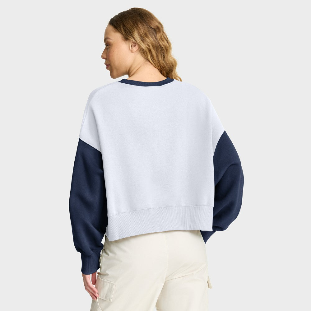 Cleveland Guardians Nike Women's Oversized High Hip Fleece Sweatshirt - White/Navy - Nike Lifestyle