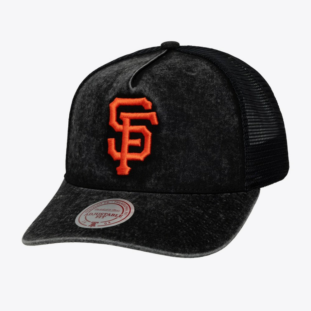 San Francisco Giants Mitchell & Ness Unisex Gameday Adjustable Trucker Hat - Black - Mitchell & Ness Lifestyle