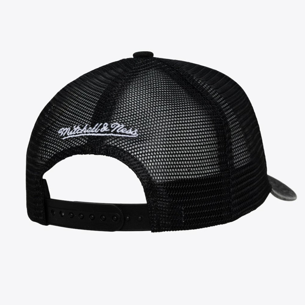 San Francisco Giants Mitchell & Ness Unisex Gameday Adjustable Trucker Hat - Black - Mitchell & Ness Lifestyle
