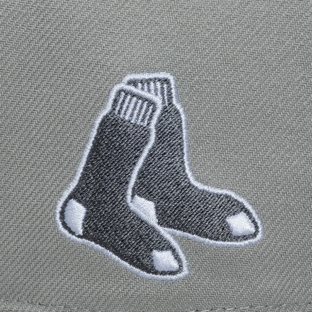 Boston Red Sox Mitchell & Ness Thunderstorm Head Coach Pro-Crown Adjustable Hat - Gray - Mitchell & Ness Lifestyle