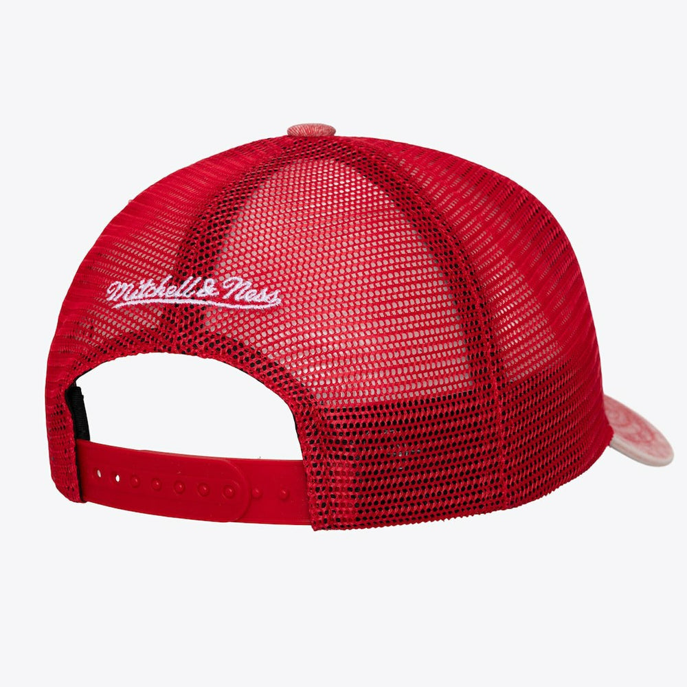 Chicago Bulls Gameday Snow Wash Adjustable Trucker Hat Red | Mitchell & Ness US
