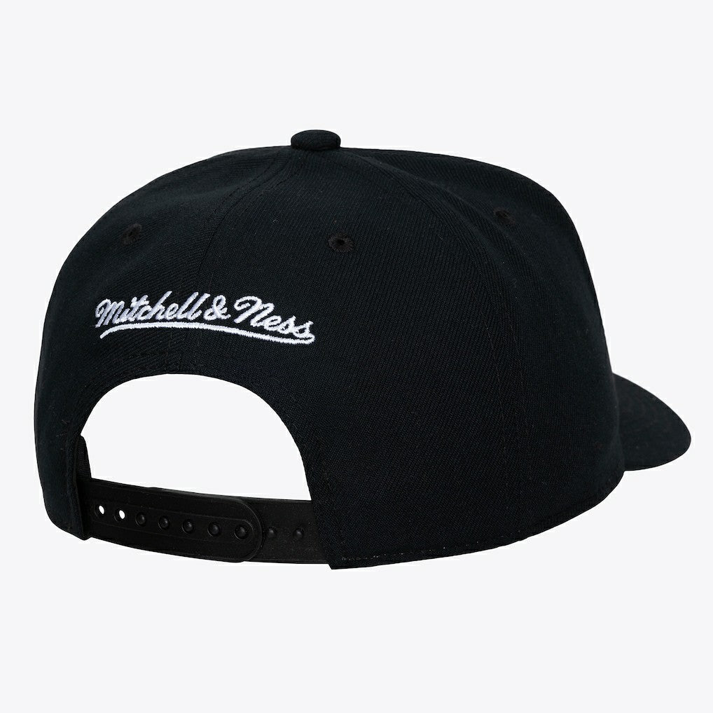 Chicago Bulls Hardwood Classics Legendary Away Pro-Pinch Adjustable Hat White | Mitchell & Ness Near Me