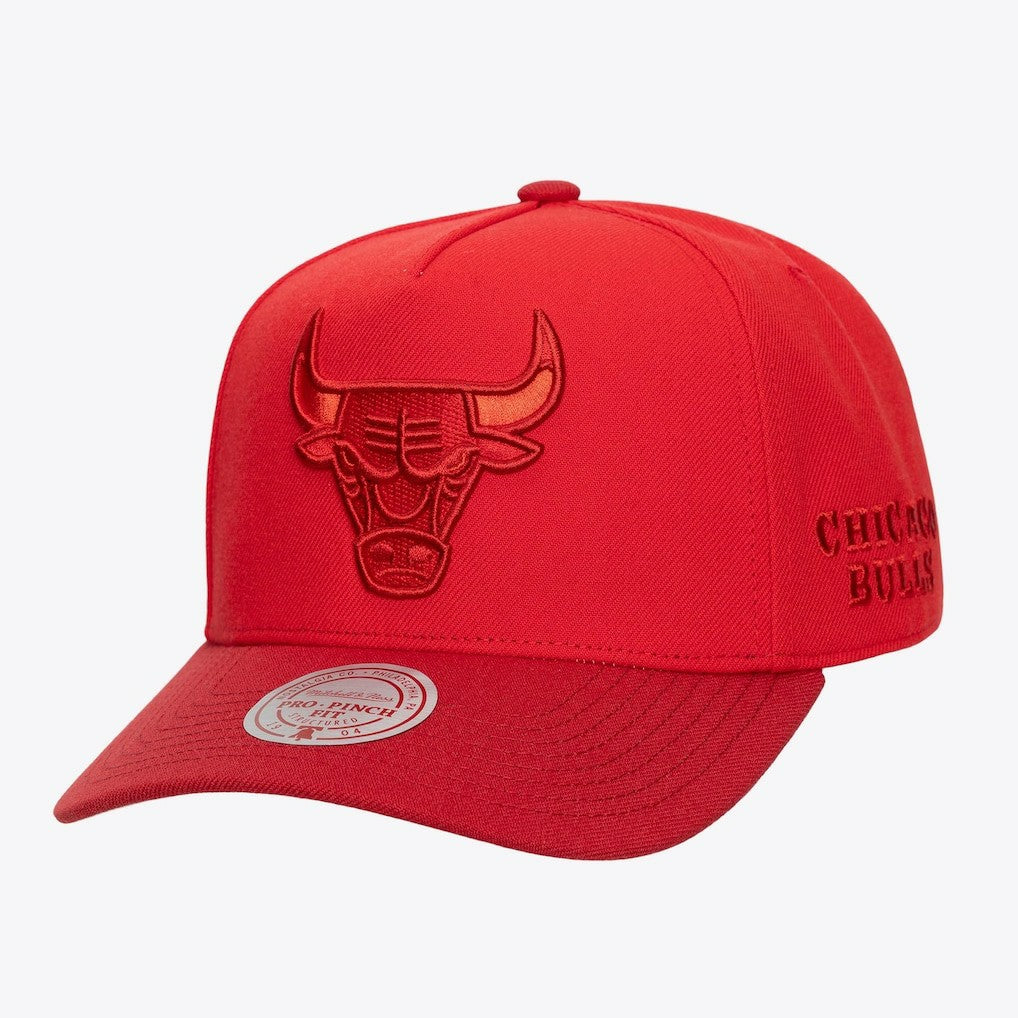 Chicago Bulls Legendary Home Pro Pinch Snapback Hat Red | Mitchell & Ness US