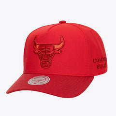 Chicago Bulls Legendary Home Pro Pinch Snapback Hat Red | Mitchell & Ness US