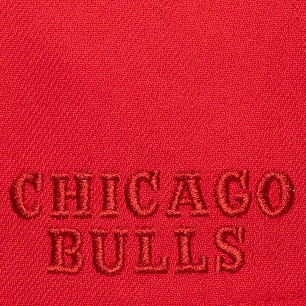 Chicago Bulls Legendary Home Pro Pinch Snapback Hat Red | Mitchell & Ness US