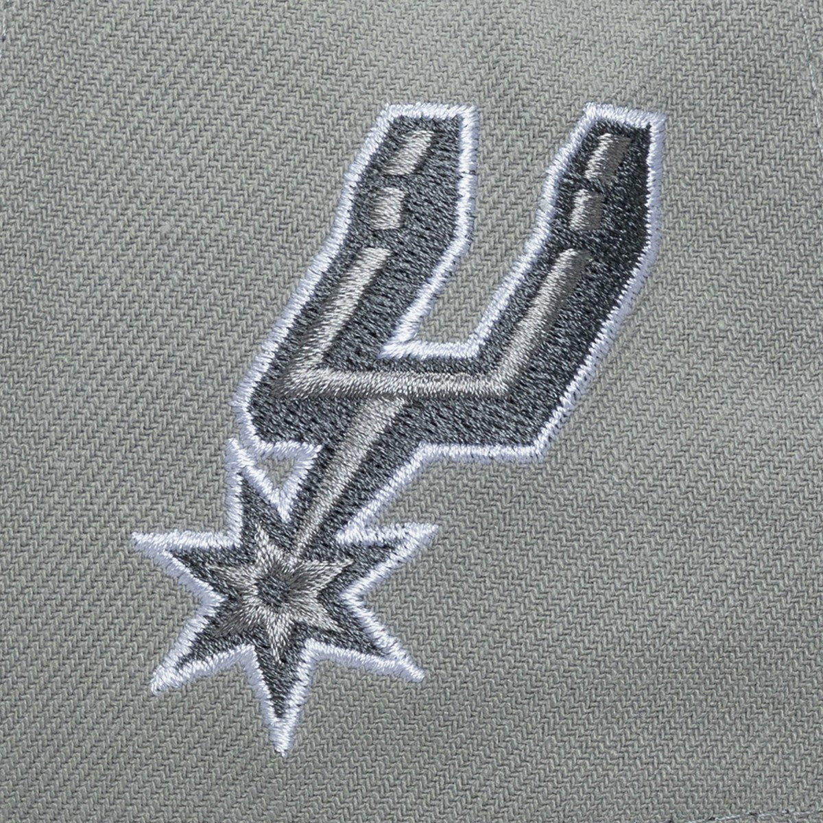 San Antonio Spurs Thunderstorm Head Coach Pro Crown Snapback Hat Gray | Mitchell & Ness for sale
