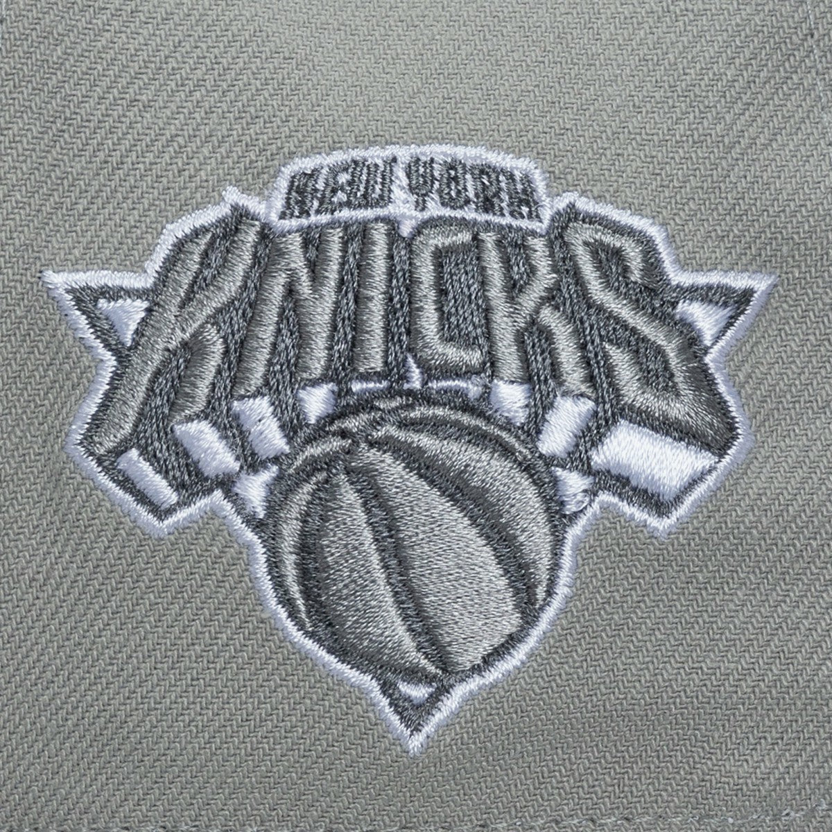 New York Knicks Thunderstorm Head Coach Pro Crown Snapback Hat Gray | Mitchell & Ness outlet